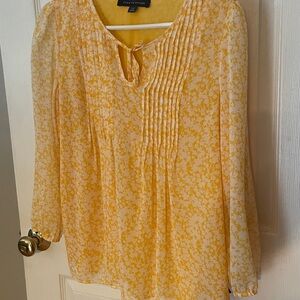 Tommy Hilfiger stunning elegant unique blouse.  Gorgeous!